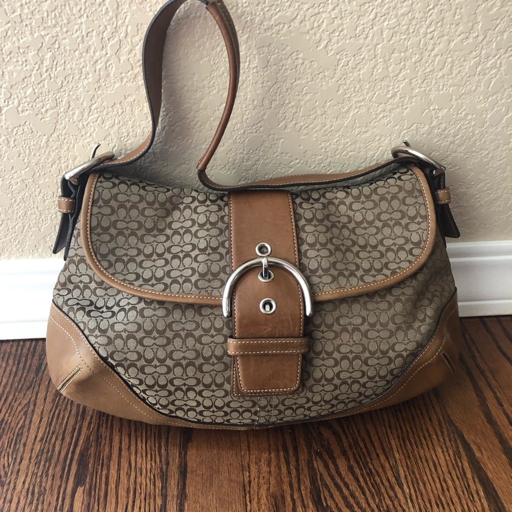 COACH F06808 Signature Shoulder Bag